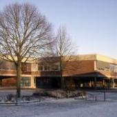 Blick auf das Konrad-Adenauer Gymnasium im Winter